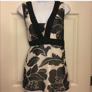 Size Large WHBM black and white blouse